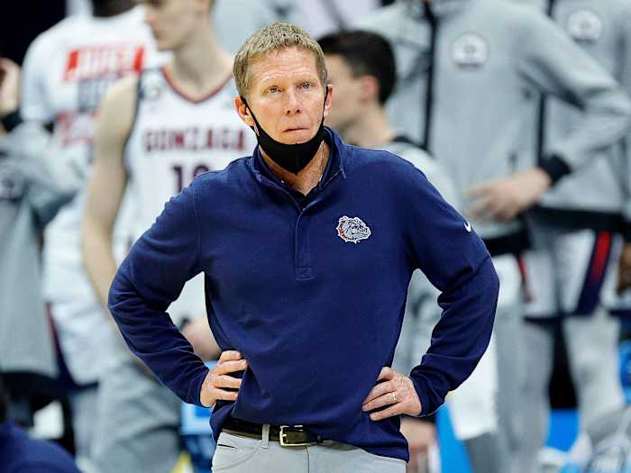Gonzaga coach Mark Few looks in in the national title game vs Baylor